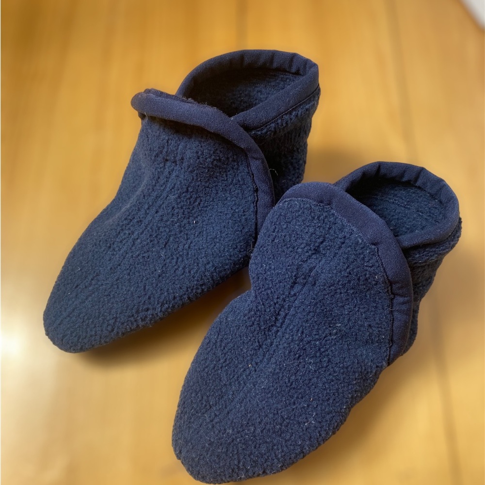 Patagonia Baby 3-6 mo Synchilla Fleece Booties in Navy